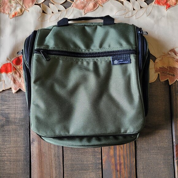 D&D Wanderlust Hanging Toiletry Bag - Picture 1 of 5